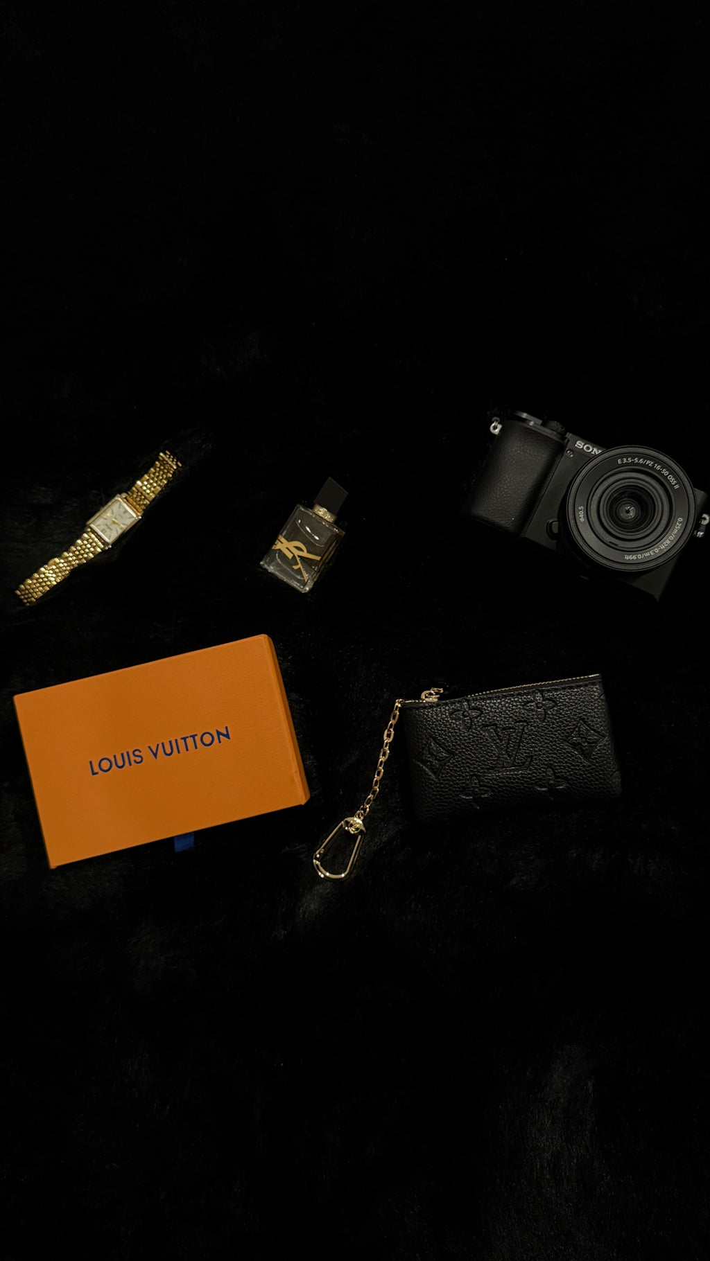LV wristlet wallet | Non-Authentic | Replica